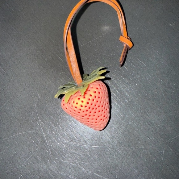 Life Like Strawberry Bag Charm-Med - Picture 4 of 5